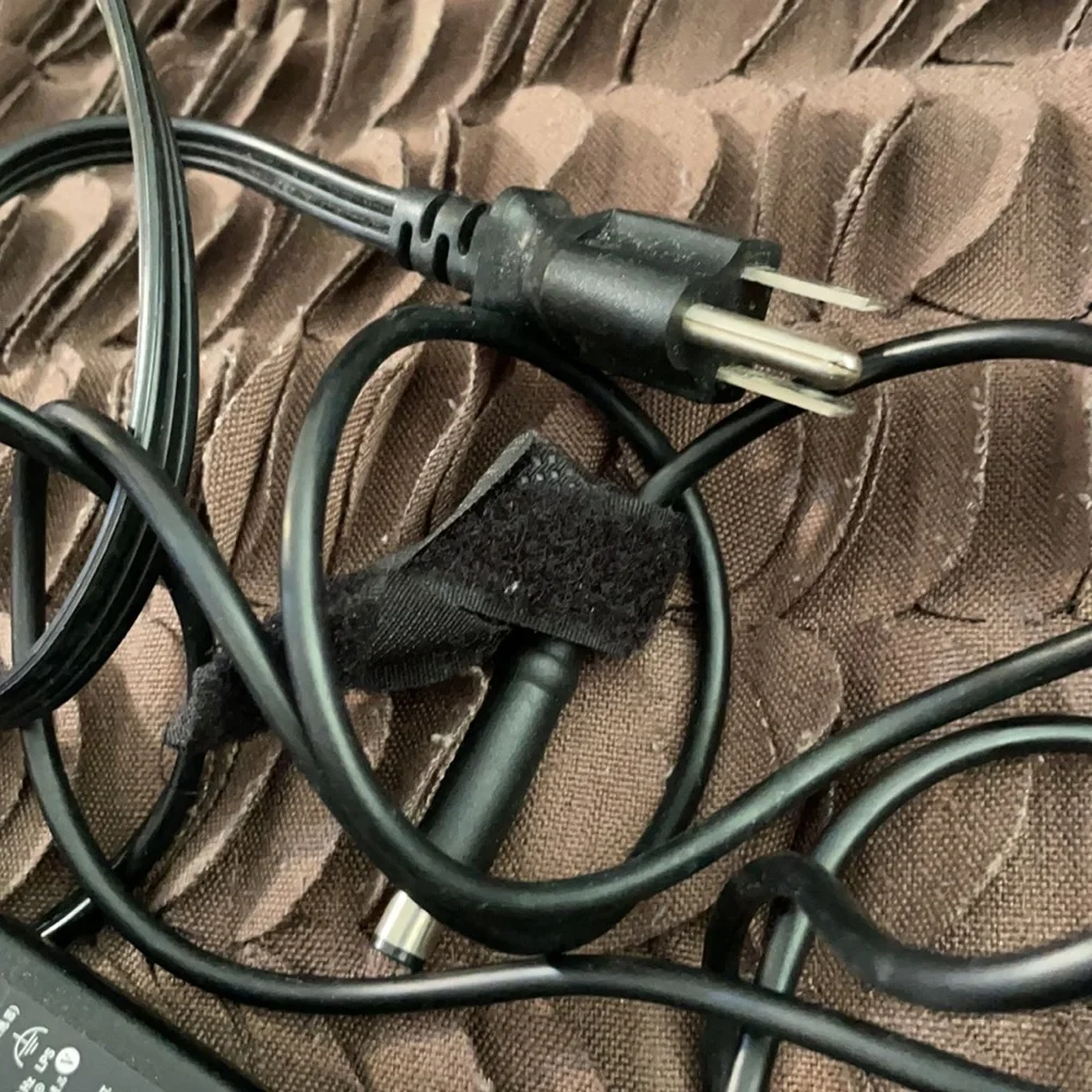 Dell 65w ac adapter in great working condition.